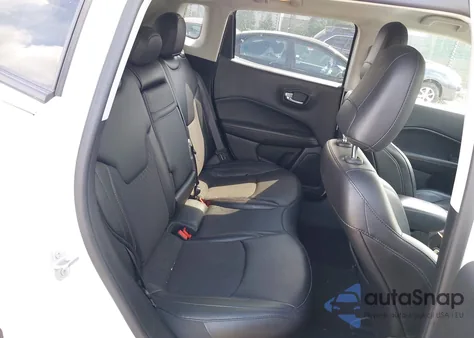 2019 Jeep Compass Latitude 4X4 z USA, uszkodzony, nr VIN 3C4NJDBB8KT741852